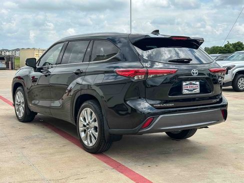Used 2023 Toyota Highlander Limited image 5