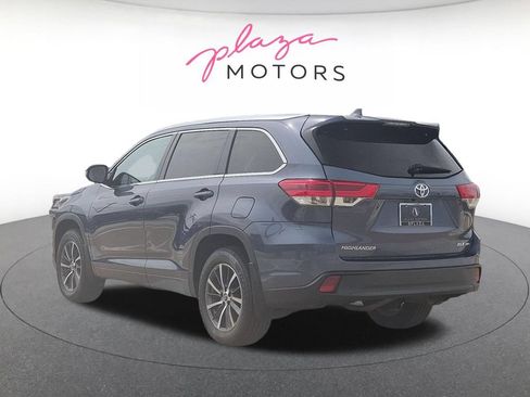 Used 2018 Toyota Highlander XLE AWD/4WD image 7