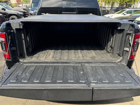 Used 2020 RAM 1500 Limited w/ Black Appearance Package AWD/4WD image 16
