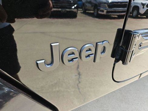 Used 2022 Jeep Gladiator Sport AWD/4WD image 27