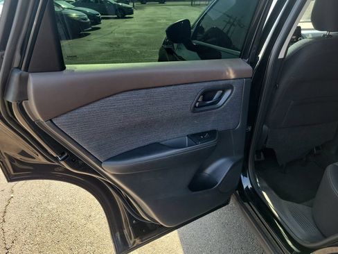 Used 2021 Nissan Rogue S FWD image 16