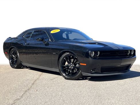 Used 2017 Dodge Challenger R/T w/ Blacktop Package image 2