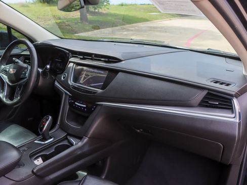 Used 2018 Cadillac XT5 Premium Luxury FWD image 23