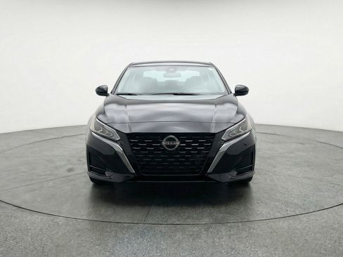 Used 2025 Nissan Altima 2.5 SV image 2