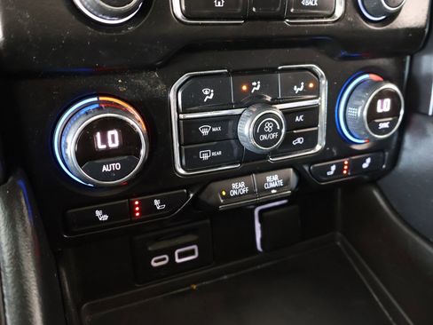 Used 2021 Chevrolet Tahoe RST w/ Luxury Package RWD image 7