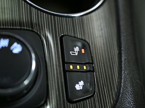 Used 2023 GMC Acadia SLT image 27