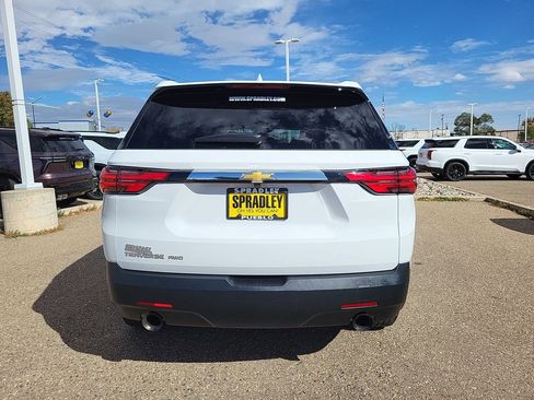 Used 2023 Chevrolet Traverse LS image 7