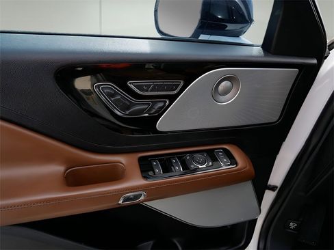 Used 2021 Lincoln Aviator Reserve w/ Equipment Group 202A image 17