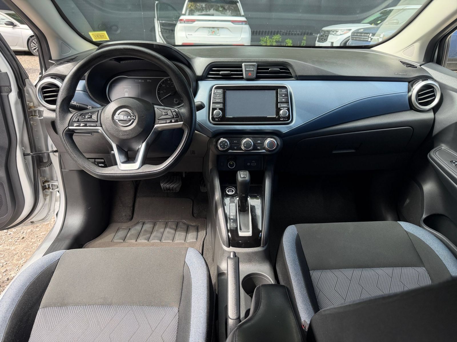 Used 2025 Nissan Versa SV FWD image 31