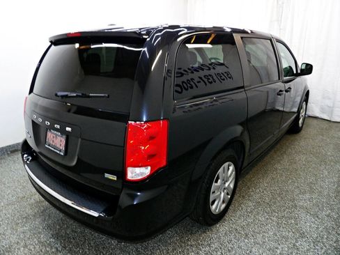 Used 2018 Dodge Grand Caravan SE w/ UConnect Hands-Free Group FWD image 6