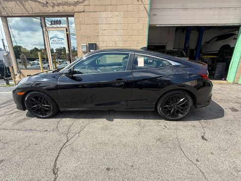 Used 2017 Honda Civic EX-T image 4