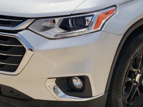Used 2020 Chevrolet Traverse LT FWD image 9