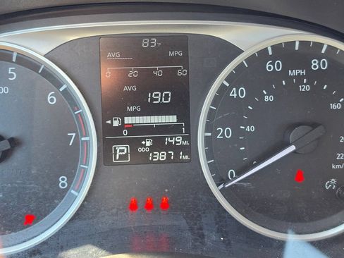 Used 2024 Nissan Versa S FWD image 14