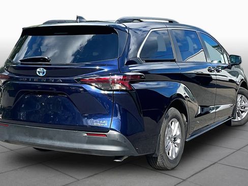 Certified 2024 Toyota Sienna LE AWD/4WD image 13