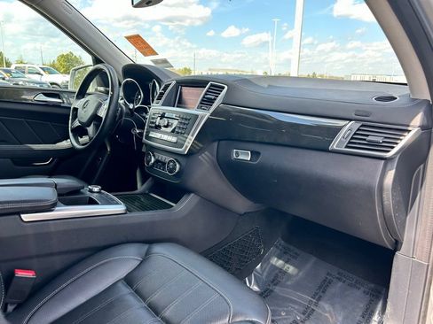 Used 2016 Mercedes-Benz GL 320 BlueTEC 4MATIC image 10