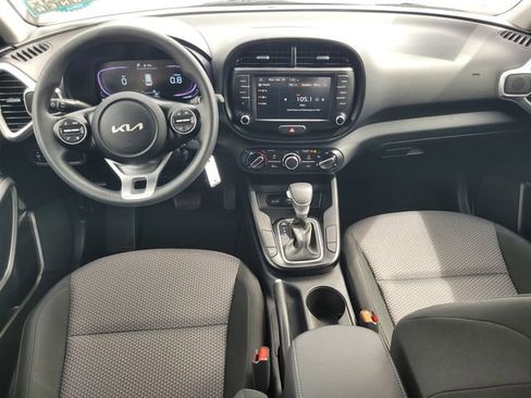 Used 2025 Kia Soul LX w/ LX Technology Package image 14