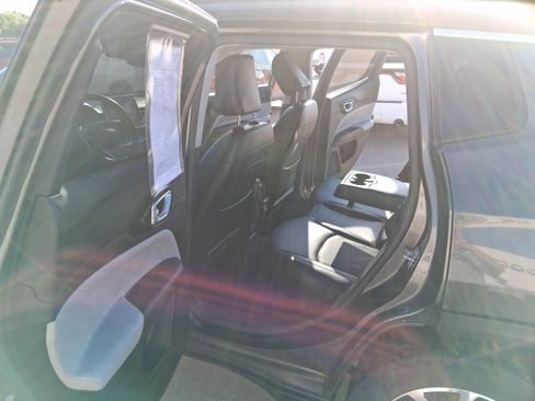 Used 2022 Jeep Compass Limited AWD/4WD image 18