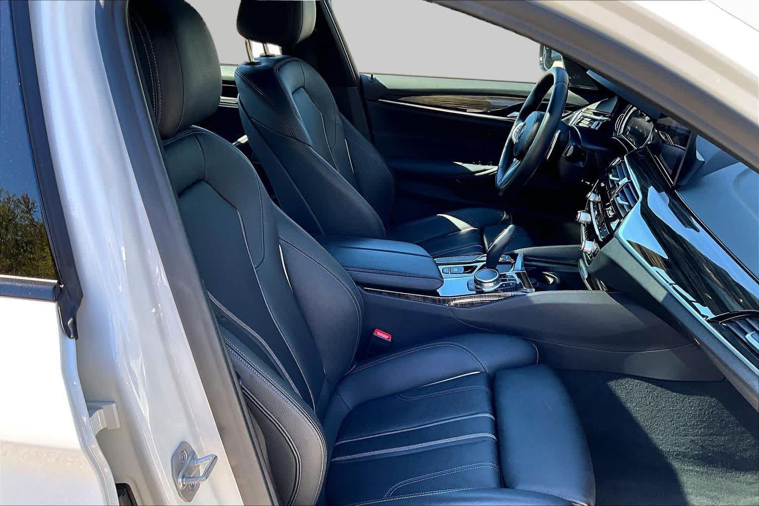 Used 2019 BMW 540i w/ M Sport Package RWD image 8