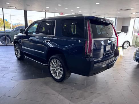 Used 2019 Cadillac Escalade Luxury image 5