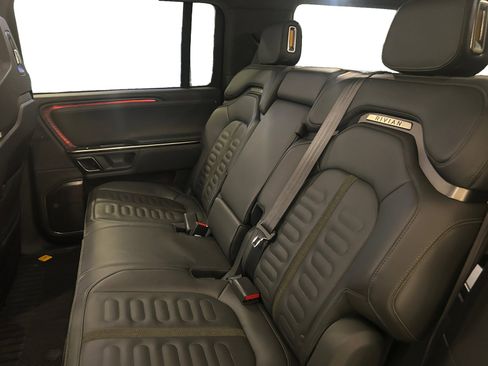 Used 2023 Rivian R1S Launch Edition image 4