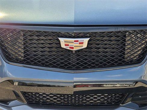 Certified 2025 Cadillac XT4 Sport w/ Cold Weather Package image 9