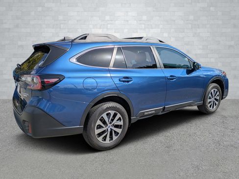 Certified 2021 Subaru Outback Premium image 5