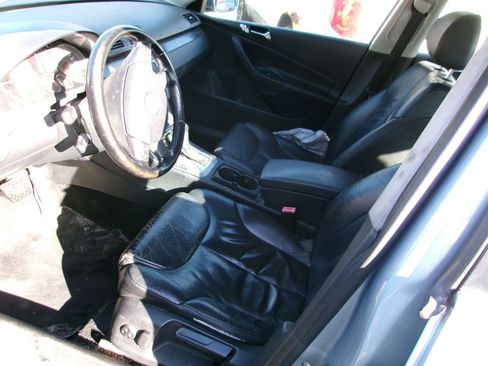 Used 2006 Volkswagen Passat 2.0T image 3