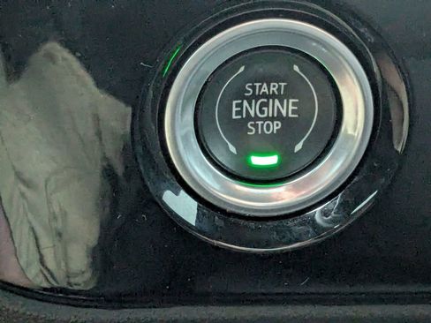 Used 2024 Chevrolet Silverado 1500 LT AWD/4WD image 31