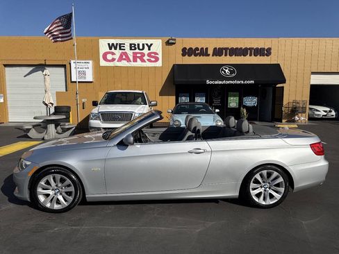 Used 2011 BMW 328i Convertible image 2