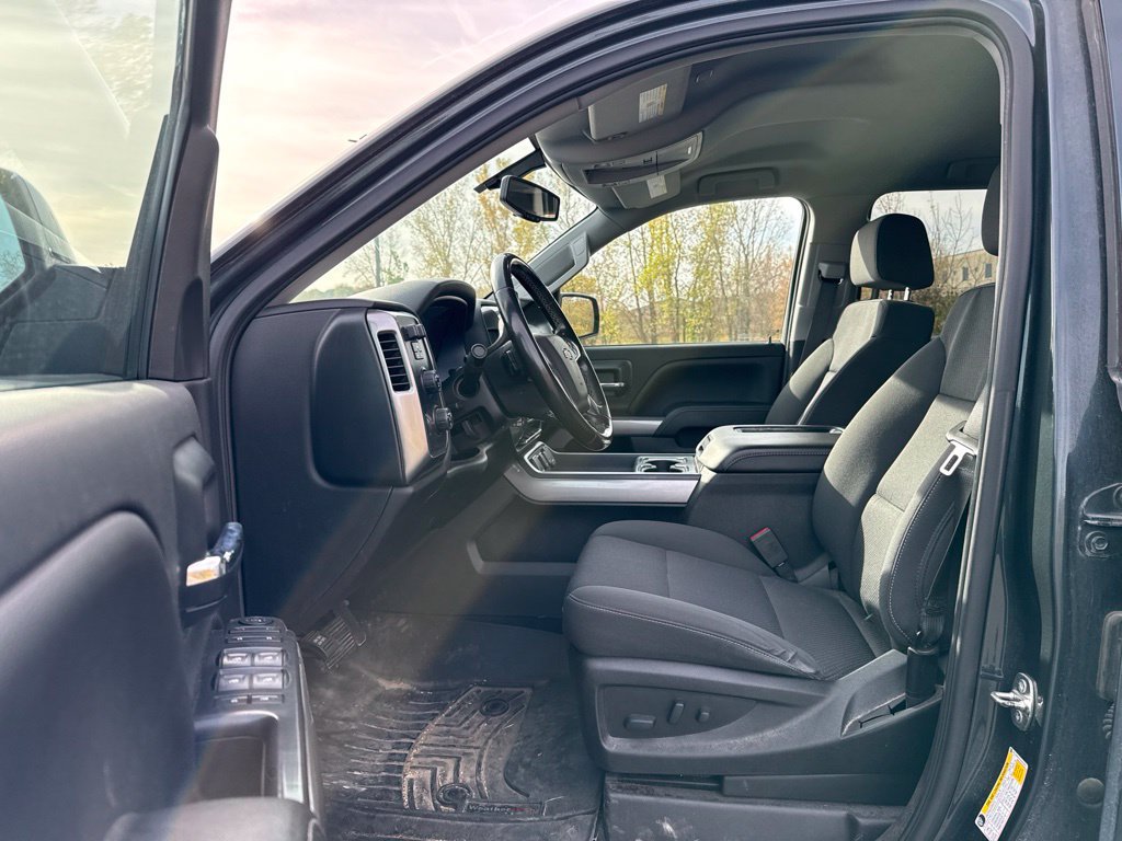 Used 2018 Chevrolet Silverado 1500 LT w/ All Star Edition AWD/4WD image 7