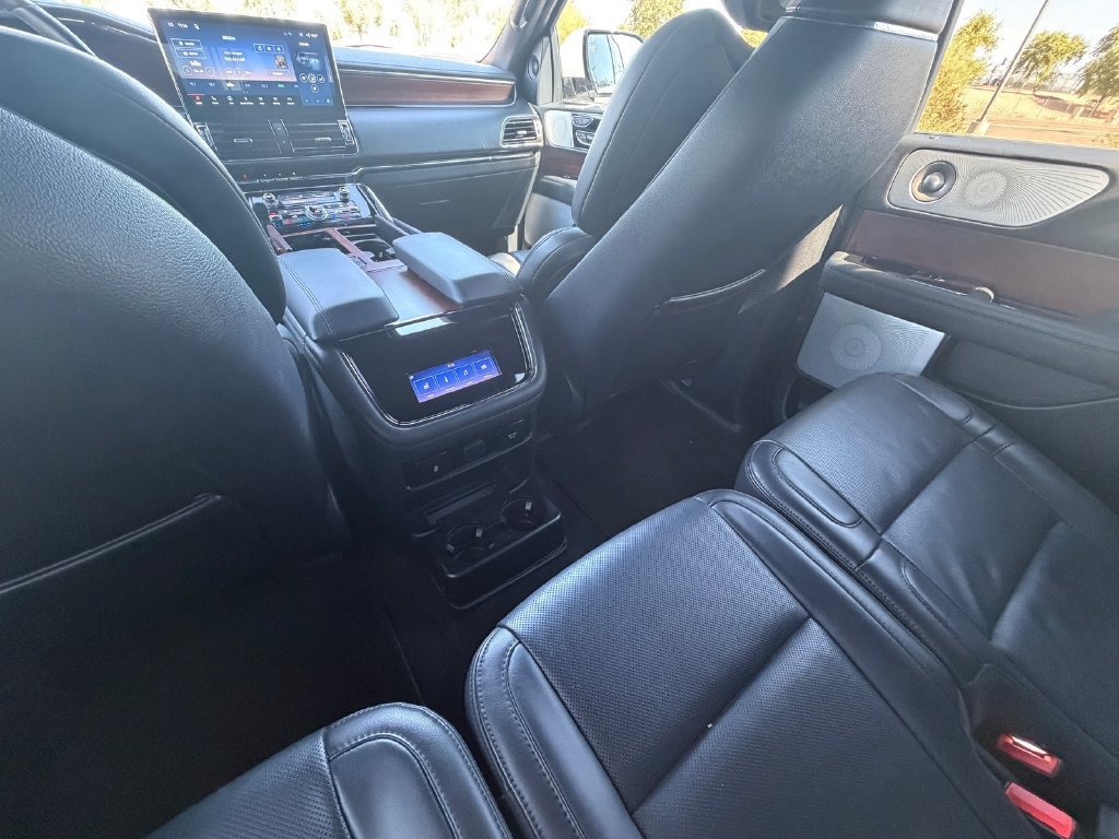 Used 2023 Lincoln Navigator Reserve AWD/4WD image 31