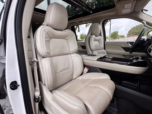 Used 2019 Lincoln Navigator L Reserve AWD/4WD image 27