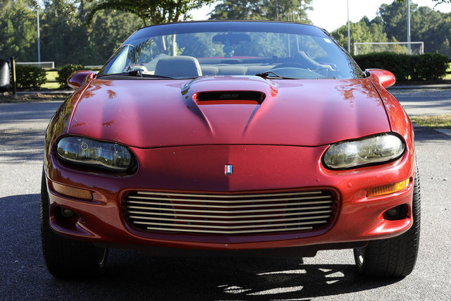 Used 2002 Chevrolet Camaro Z28 w/ SS Performance/Appearance Pkg RWD image 12