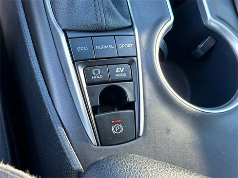 Used 2021 Toyota Camry LE image 29