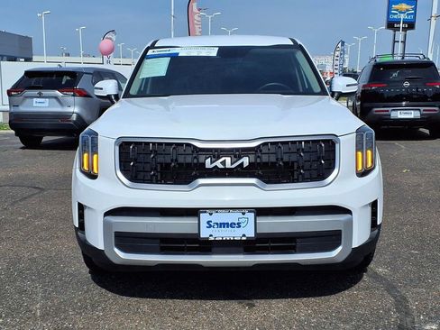 Used 2024 Kia Telluride LX FWD image 3