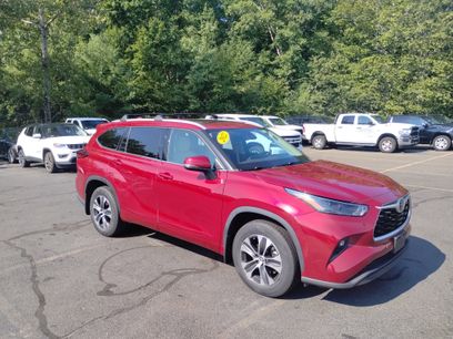 Used 2022 Toyota Highlander XLE