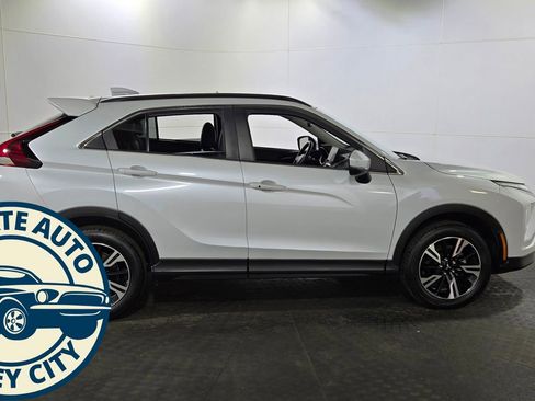 Used 2023 Mitsubishi Eclipse Cross SE image 8