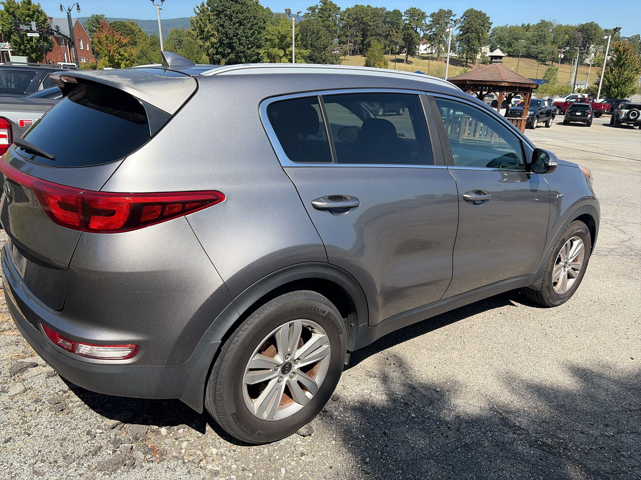 Used 2018 Kia Sportage LX w/ LX Technology Package AWD/4WD image 4