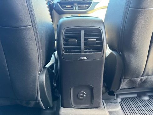 Used 2022 Ford Escape SEL FWD image 18