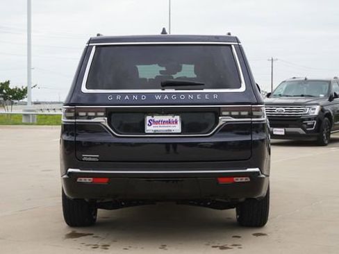 Certified 2023 Jeep Grand Wagoneer 4WD image 8