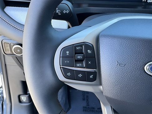 New 2025 Ford Explorer Active w/ Active Comfort Package image 17