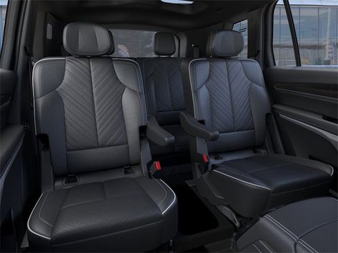 New 2026 Cadillac Vistiq Platinum w/ LPO, Floor Liner Package image 17