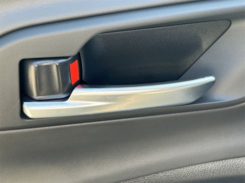 Used 2023 Toyota Crown Limited image 18