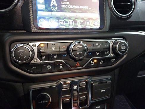 Used 2021 Jeep Wrangler Unlimited Sahara image 25