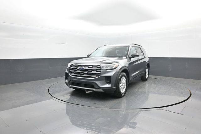 New 2026 Ford Explorer Active RWD image 3