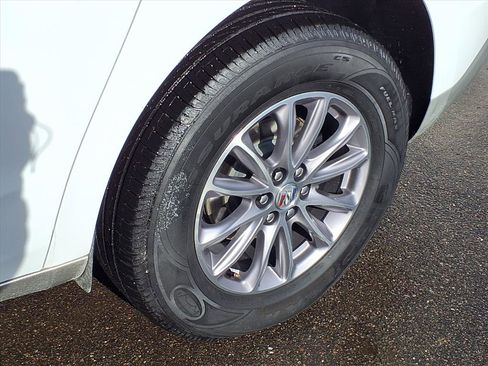 Used 2024 Buick Enclave Premium image 50