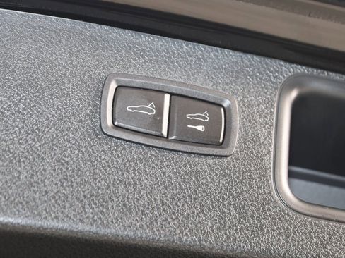 Used 2025 Porsche Macan image 59