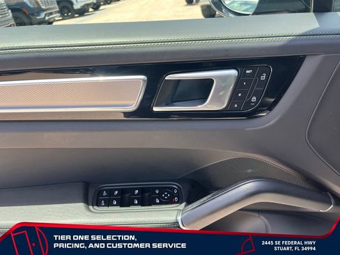 Used 2023 Porsche Cayenne Platinum Edition AWD/4WD image 25