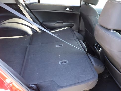 Used 2020 Kia Sportage LX image 14