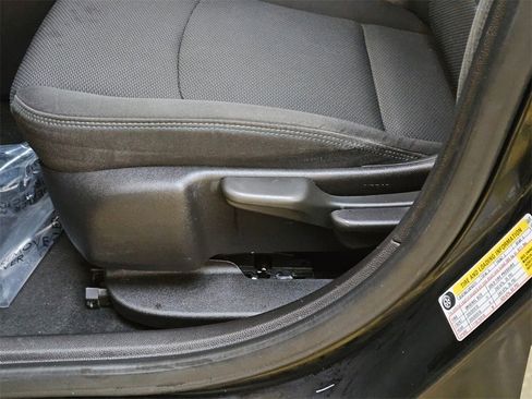 Used 2017 Chevrolet Cruze LT image 24